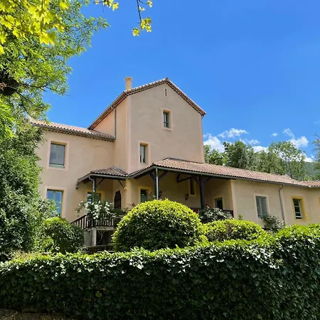 Aulan, Luxe Et Repos Au Chateau Des Gipieres