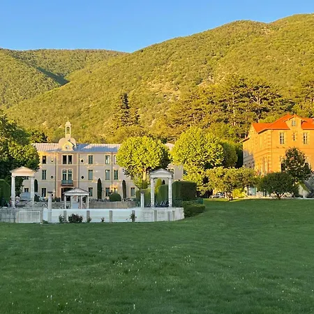 Aulan, Luxe Et Repos Au Chateau Des Gipieres